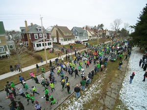 Despite cold weather about 3,000 people took part in the 12th annual Tipperary Hill Shamrock Run. The first Shamrock Run had 800 runners, participation has increased through word of mouth and social media.