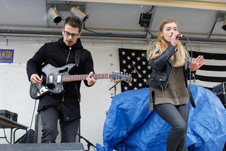 VÉRITÉ continued Mayfest with an electronic-pop feel. The crowd around the stage doubled by the end of her performance. 